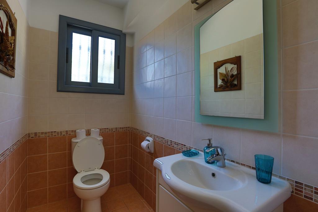 Villa Infinite Blu Paphos ภายนอก รูปภาพ
