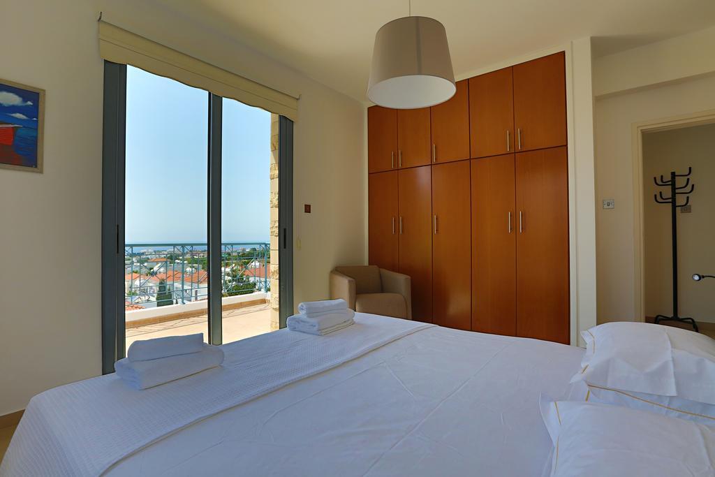Villa Infinite Blu Paphos ภายนอก รูปภาพ
