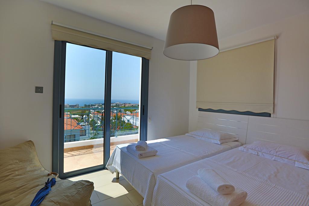 Villa Infinite Blu Paphos ภายนอก รูปภาพ