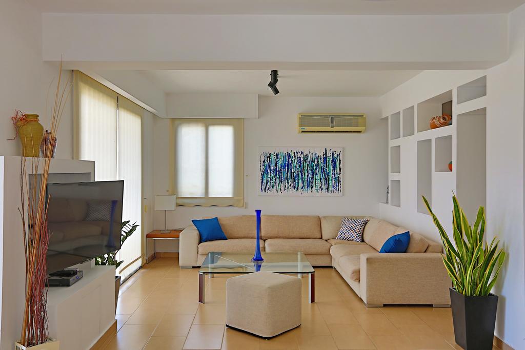 Villa Infinite Blu Paphos ภายนอก รูปภาพ