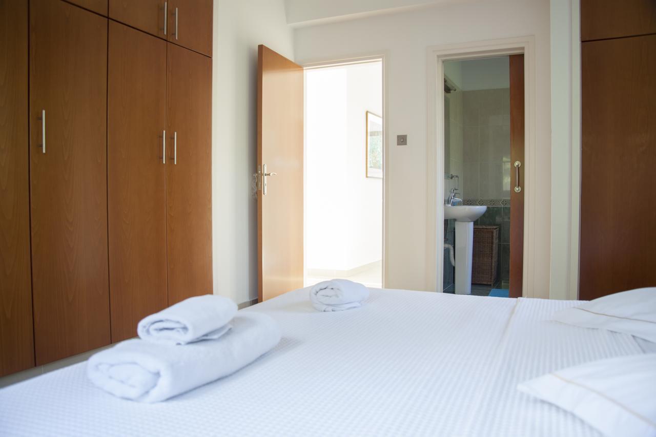 Villa Infinite Blu Paphos ภายนอก รูปภาพ