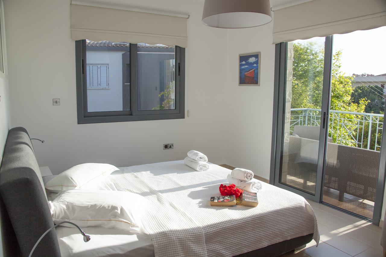 Villa Infinite Blu Paphos ภายนอก รูปภาพ
