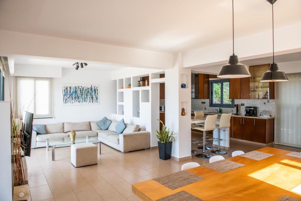 Villa Infinite Blu Paphos ภายนอก รูปภาพ